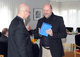 Roland Hamm gratuliert Josef Mischko