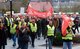 Proteste der Zeiss-Beschaeftigten in Oberkochen am 09.12.2015