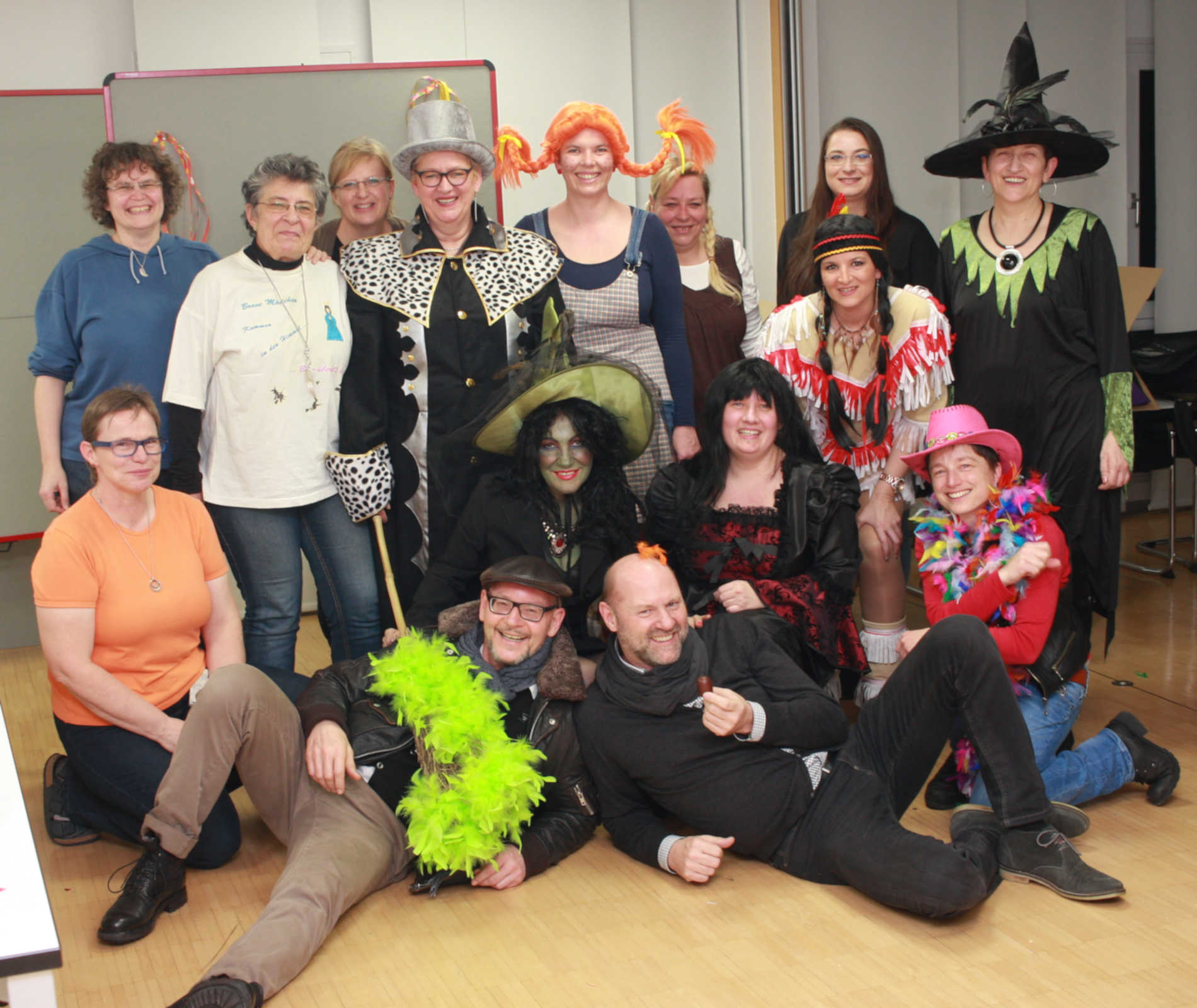 Frauen treffen aalen
